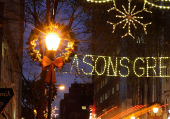 Contact PSE&G to have your holiday decorations installed and, where requested, energized for illumination.